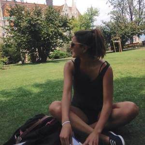 Meet your Posher, Caroline